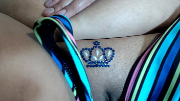 Curvaceous Queen Goes Live and Unfiltered