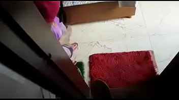 Desi Maid’s Naughty Flash