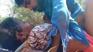 Bihari slut gets filthy and fucks hard in the open air