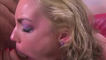 Fucking a Blonde Milf