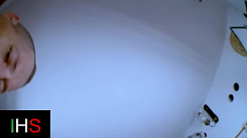 Thick and horny mature brunette takes it up the ass