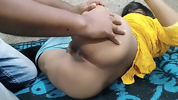 Desi bhabhi gets a wild pounding from a local stud