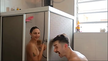 Getting to know the delicious ass of a married woman