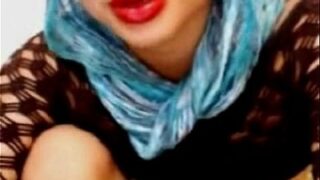 Cam Whore’s Wild Solo Show: Bangladeshi Babe Gets Off Live on Webcam