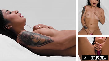 Intimate Exploration: Avery Black’s Natural Beauty and the Art of Solo Female Pleasure