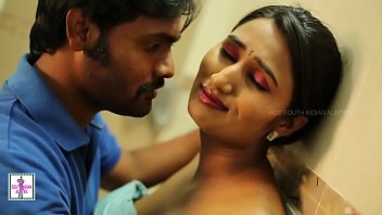 Sizzling Desi Beauty’s Steamy Bathroom Fling – Private MMS Exposed