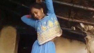 Desi village belle’s sultry solo reveal