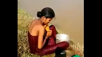 Desi Bhabhi Naked Bath in Public