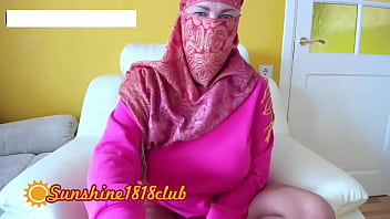 Hijabi hottie with massive tits and a fat ass on Arabic sex cam