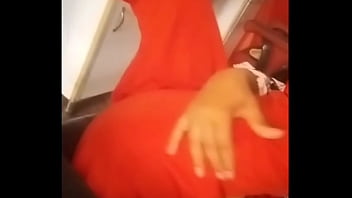 Desi Punjabi Bhabhi’s Juicy Backside