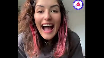 Thais shaking it before getting down and dirty