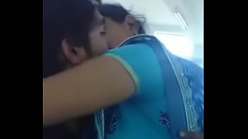Desi girlfriend’s steamy sex tape