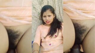 Rough outdoor Bangla sex tape: guy pounds his girlfriend’s tight pussy in the open