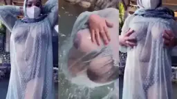 Tante Jilboobs Pamer Tetek Montok Pakai Baju Tipis di Tempat Umum