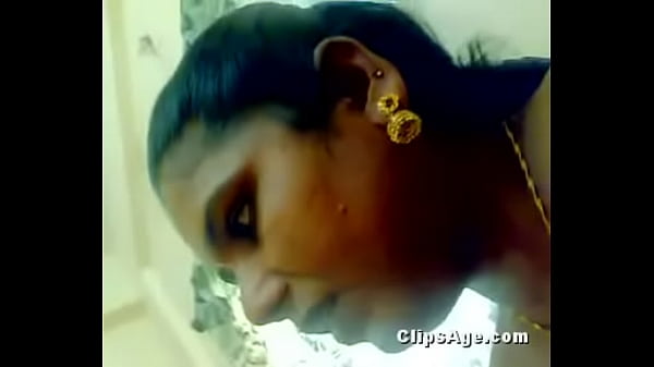 Desi slut deepthroating client’s cock in leaked MMS