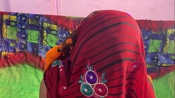 Father-in-law fucks his daughter-in-law as she goes to sleep, desi Indian hardcore sex viral MMS, Hindi audio
