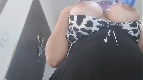 Naughty Muslim Wife in Niqab Flaunts Her Assets Online, Defying Faith for Cash