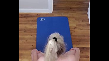 Get Hard Watching This Milf’s Naked Yoga Moves