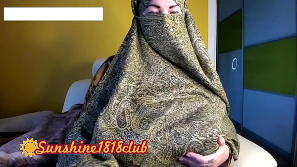 Curvy Turkish Arab Milf In Hijab Flaunts Her Big Tits On A Steamy November 10th Webcam Show