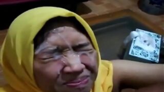 Bangladeshi Beauty Gets A Facial From Her Lover