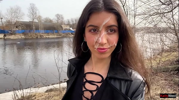 Stroll Through The Park With A Load On My Face – Public Cumwalk Adventure