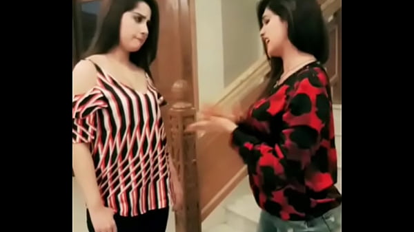 Desi Hottie’s Steamy Bedroom Scene