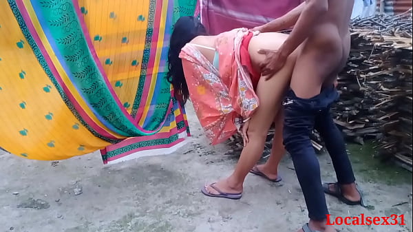 Desi Bhabi Gets Filmed Fucking Outdoors In Raw Official Video
