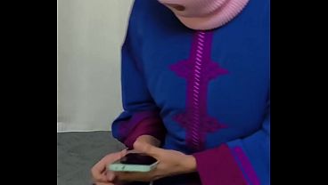 Saudi Slut Gets Fucked By Her Driver: Wild Arab Whore Begs For Rough Sex