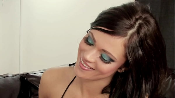 Mature Alyssa Gives A Sloppy Deepthroat Blowjob