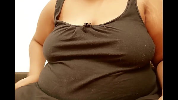 Deshi Bhabhi’s Steamy Nude Reveal