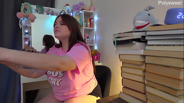 Backstage Solo: A Russian Starlet’s Intimate Video Reveal