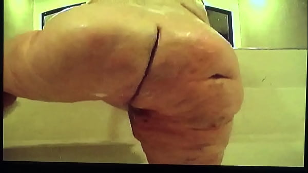 Bubbling Hot Tub Booty