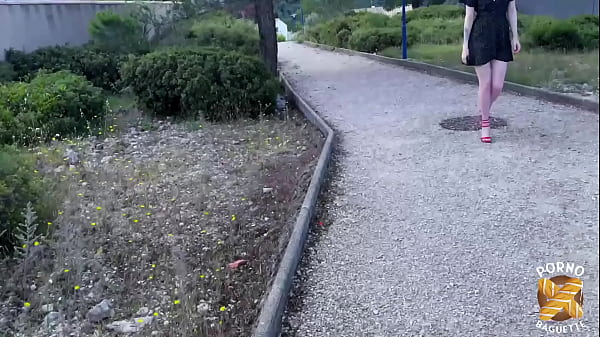 Lavyana, La Rouquine Incendiaire, Réclame Deux Queues Bien Dures Pour Son Petit En-cas