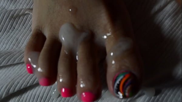 Sole-splattered Seduction: An Asian Beauty’s Toe-curling Foot Fetish Fantasy