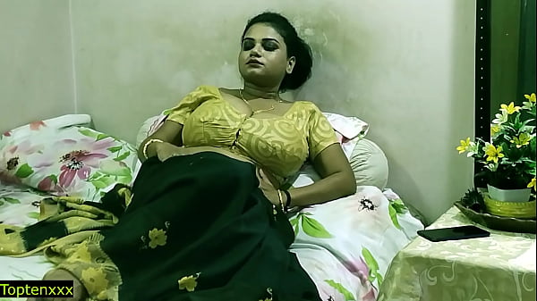 Forbidden Desires: Tamil Bhabhi’s Saree Seduction Unleashes A Viral Sensation