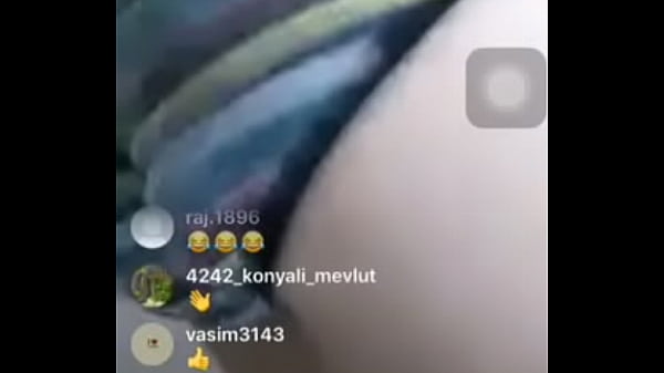 Tamil Girl Shows Her Wet Pussy, Spreading Open For You