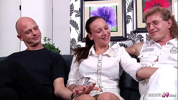 Erfahrenes Deutsches Paar Erlebt Seinen Ersten Cuckold-dreier Mit Zwei Männern