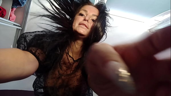 Mature Seductress Takes A Deep Throat Pleasure