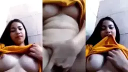 Bocil Montok, Buah Dada Bulat, Makin Mendesah Sambil Colmek Penuh Gairah