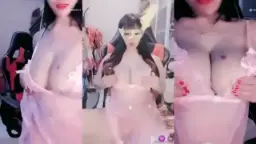 Guru Ezzha Toge Lingerie Tembus Pandang, Body Seksi Bikin Liur