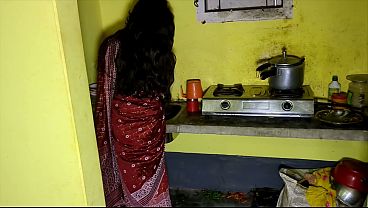 देवर ने रसोई में अकेला देख भाभी को जोर से चोदा