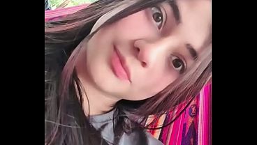Latina Colombiana Se Viene Sola Acariciando Sus Enormes Tetas