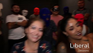 Mega Orgía Con Chicas Sexys, Se Tragan Verga Y Leche Hasta El Fondo