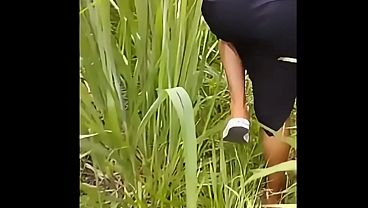 Comendo A Vizinha De Vestido No Meio Da Avenida, Gozando Gostoso Na Cara De Todo Mundo