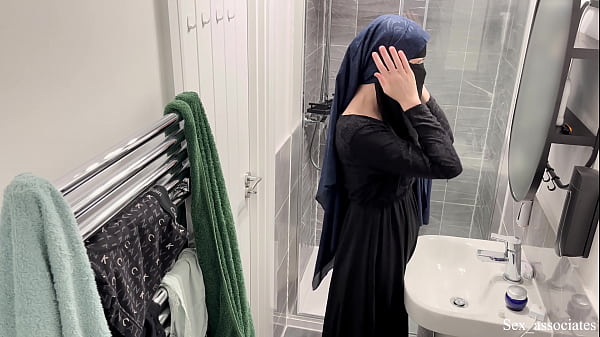 Omg! I Never Knew Arab Girls Could Be So Dirty… Caught A Hijabi Muslim Slut Touching Herself In The Shower.