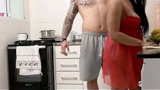 Enteado Sai Pra Trampar E O Amigo Pega A Madrasta De Lingerie No Flagra