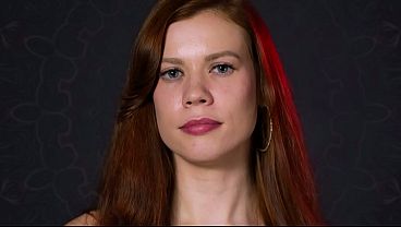 Смотри на меня, пока я трахаю твой разум русскими приказами.