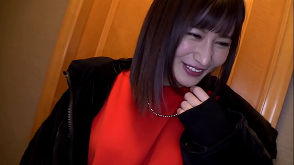 Part2 【イキ声ダダ漏れ喉奥フェラ】完璧な美女の美乳＆美尻がエロすぎる！！感じすぎて潮が止まらない無限大噴射！！男のチ●コを舐め尽くす超絶ベロテクで脳までトロけさせる淫乱痴女王！！始まったらもうチ●コを離さない！！ローリング＆バキュームで男を100%イカせまくる！！エロ水着にオイルたっぷり、gカップ美女を味わい尽くす絶頂セックス！！