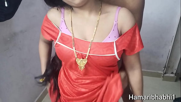 Indian Desi Hot Bhabhi Aur Devar Ki Hindi Mein Garam Baat-cheet Ke Saath Chudai Ka Maza. Indian Desi Bf Video Mein Sexy Hindi Baat.
