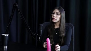 Nunca Soltou A Rédea Pra Família, A Mãe Odeia Transar, O Contraste Do Garganta Profunda – Melina Khalifa (assiste: Sheer/red)